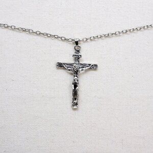 y2k silver crucifix pendant necklace